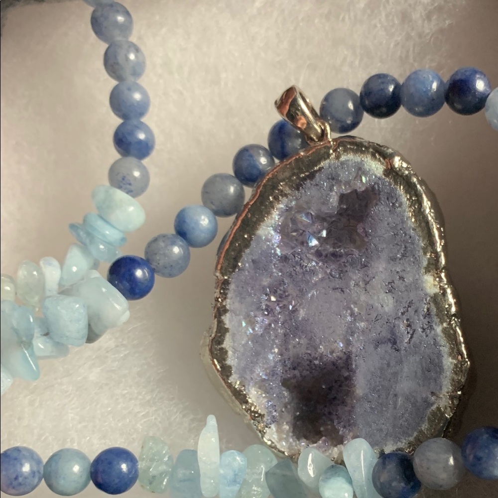 Geode pendant necklace